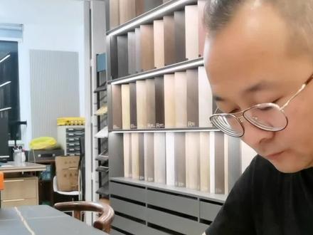 现在市场上的板材品牌太多了,基本都是F4星或者ENF环保级别,但是到底哪个品牌才是真正的适合你的板材?#同城装修精选 #设计师日常 #创业路上的我们 #工作室日常 #家居建材