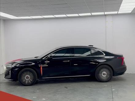 新款红旗h5升级17寸网红悬浮款轮毂,保留了原车轮胎,一起来看下效果吧~#红旗h5 #轮毂 #郑州