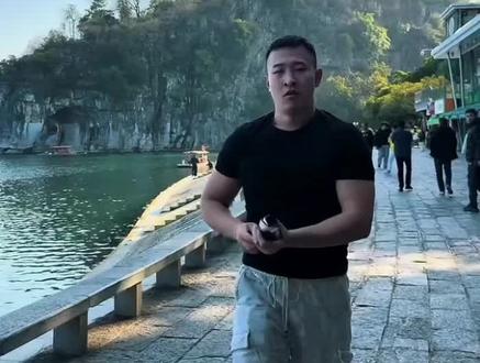 看着真解气!啪啪打脸!湖北吊打一直挑衅广西,被石俊龙15秒打趴教做人,这就是挑衅广西的下场,广西人不惹事也不怕事!广西狼兵威武!#石俊龙#吊打#广西狼兵#拳击#格斗