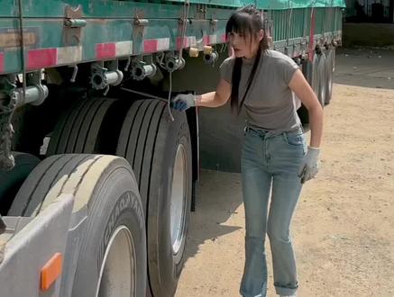 老娘们儿跟车 你们说😂😂