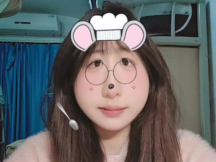 很久之前看的一本小说!看他是因为当时看了黑莲花很想看病娇代餐,结果发现一个比一个病娇,我感觉卫檀生算是我看的里面最病娇的,出版书名为《阿难》我认为很应景,这本书前期有点火葬场,后期是真的很好看,推荐大家去!#bg #为了攻略病娇在死亡边缘反复横跳 #古言
