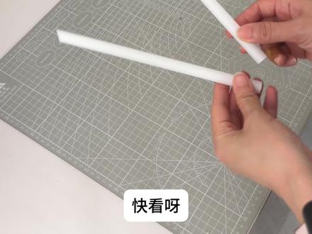 用吸管DIY儿童节的零食花束~方法超简单! 有手就会,快来做!
#儿童节仪式感礼物 #儿童生日礼物花束零食 #送给小朋友的手工礼物 #儿童节手工礼物 #儿童节