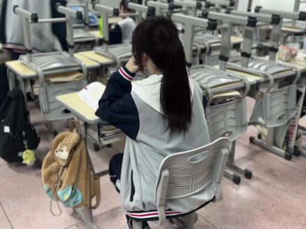 书挡住了阳光 我翻开书 走进了阳光 #转场 #翻书转场