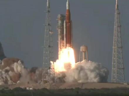 美式赢学——登月落后先环月!“赢麻”了!#美载人绕月任务火箭发射升空 #美国为何突然重启登月