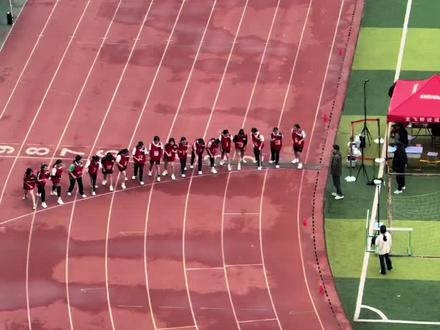 中考体育女子800米 是不是你家孩子 #中考体育 #中考体育考试 #中考体育800米考试技巧 #抖音助手助我上热门