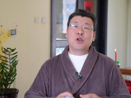 红尘腻了想当道士?四步拿证,月薪几百!别做梦了,这才是真相 想当道士?先选全真(出家)或正一(居家)。找师父考察一年,全真需住观两年。参加冠巾/传度仪式拿证,再申请道教教职人员证。月收入仅300-2000元,全程2-4年。信仰之路,清苦为伴,你还去吗?