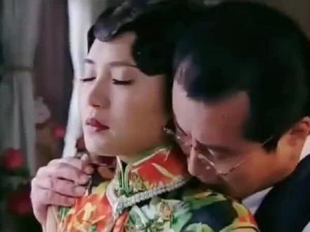 已婚少妇,如何一步步变成上流,社会的交际花。#精彩片段 #好剧推荐 纸金