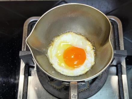 我的梦中情锅,让我做出了最好吃的煎蛋#鸡蛋的神仙吃法 #铁锅 #泼油锅#铁娃公社 #煎蛋