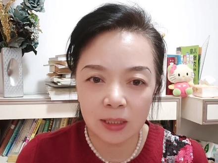 #育儿知识 小宝宝手心脚心出汗怎么回事?#