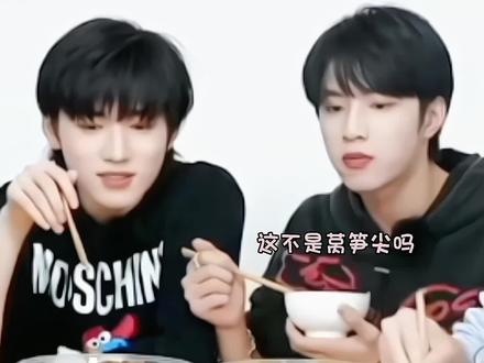 “小刘模仿赛2.0,恭喜小宋蝉联冠军🥇”#文轩 #碗盆 #磕糖