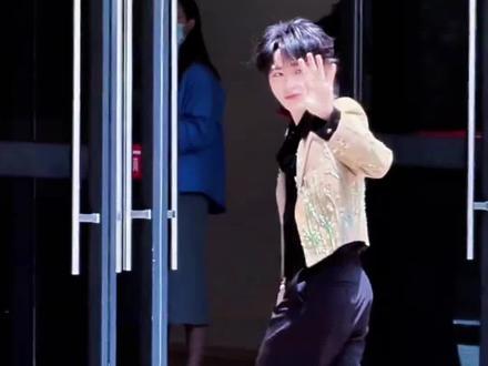 最近嘉兴明星真的是扎堆了!成龙、李宇春、陈小春、张杰、梁咏琪、宋亚轩等都来了,有没有你认识的?#国乐无双#综艺#嘉兴#嘉善#明星