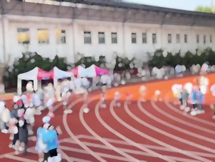 泰安四中的遗憾终于在鲁东大学弥补了.#4乘100米 #运动会#兄弟们