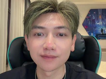 永州队大名单更新了… 邢隽恺没有身穿 8 号,新的中场核心的8 号居然是…
#湘超 #永州队#富贵哥聊球