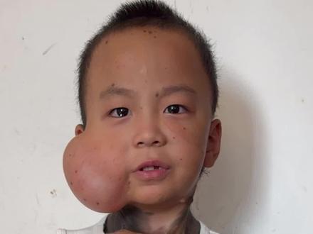 每一次挑战都是生命的勋章,我们手牵手把荆棘走成花路。