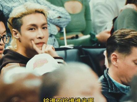 #ufc281 被安排在麦迪逊广场花园这个明星特别喜欢来的地方。不管是#NBA 还是#UFC 的VIP观众大都是不用自己花钱买票的,当然也有自己掏钱的明星观众