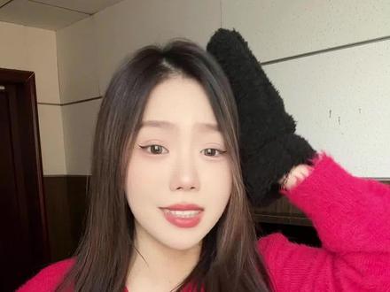 最近太多宝子问我唱歌嗓子紧怎么办?? 这期视频教教大家🤓🤓#音乐生 #唱歌技巧 #声乐教学#零基础学唱歌#女大学生