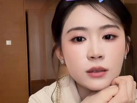 莹宝聊和卡子哥合作两次的人设#翟一莹 #卡戎 二搭(野荷荒长)#快来围观 #期待 成片#俊男靓女 @DOU+上热门 @DOU+小助手