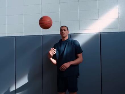 17岁实习工资100万美元,不上大学跑去工作,25岁被cba开除#贝兹利