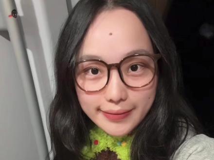 圣诞星星围巾教程!
之前的教程有部分剪辑错误了(抱一丝!,重新剪辑好啦贝贝们
#手工 #织围巾 #圣诞树 #围巾