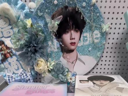 TF家族四代见面会肆意少年明信片王橹杰款开箱#王橹杰#肆意少年明信片