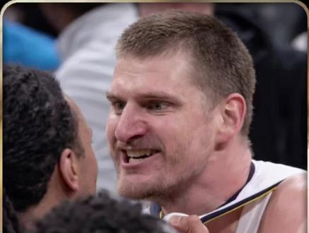 约老师为何生气狰狞?有人把脏,当理所应当! 生气狰狞?约老师为何差点情绪失控?有人把脏,当理所应当!多尔特二级恶犯被驱逐,合情合理!#约基奇 #多尔特 #掘金 #雷霆