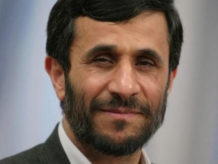 伊朗前总统、“反美战士”内贾德遇袭身亡