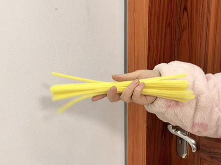 扭扭棒梅花环挂件教程,新年氛围感直接拉满#手工diy #扭扭棒 #新年礼物 #挂件