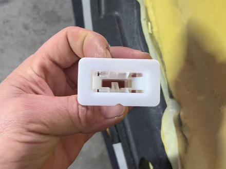 法系车后座椅垫拆装小技巧,掌握以后就可以自己换座套了!#专业的事交给专业的人 #法系车维修