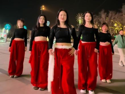 #原创 编舞@可可儿🧚♀️(粉丝群通知直播时间) @燕燕(新都艾尚舞团) 新舞来袭,喜欢跳舞的一起来❤️❤️#天涯过客#最潮广场舞 #抖音创作季 #上热门🔥