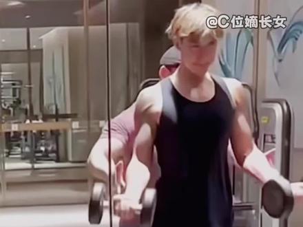 再自律的人,也逃不过螺蛳粉的诱惑! #全网喊话后黄子韬真代言了 #螺蛳粉 #美食