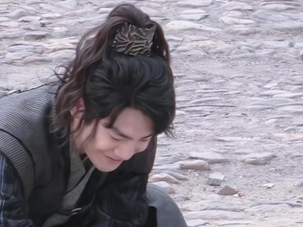 恋爱脑要长出来了
#虎鹤妖师录 #张凌赫 #蒋龙