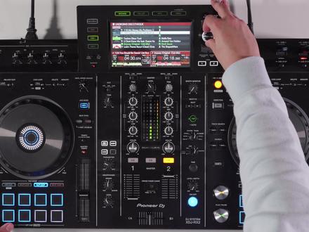 XDJ-RX2、2通道专业表演一体化DJ系统
XDJ-RX2 是畅销款 XDJ-RX 的升级版本,继承了旗舰版 NXS2 系列的特性和特质。这是一款双轨双通道的一体化系统。无论您是通过笔记本电脑将其连接到 rekordbox 还是播放 USB 设备中存储的音乐,XDJ-RX2 都会带来专业的 DJ 体验。
大型触摸屏
这款 7 英寸全彩触摸屏,可让您在混音过程中快速浏览包括音轨高峰和故障时的波形缩放。使用 QWERTY 键盘、大型旋转选择器、针搜索、音轨滤波器和快捷键功能进行浏览。
Pro-DJ 的功能
通过 EQ 和通道增益调节器进行精确、平滑的混音,其特征曲线与 DJM-900NXS2 专业俱乐部级混音器相当。同样沿承了 Sound Colour FX 和 Beat FX,赋予您创意空间。
彩色性能垫
在每个打碟台上用 8 个大型、彩色触控性能垫释放您的创造力,赋予您即时专业的性能特征,
XDJ系列:XDJ-RX、XDJ-RR、XDJ-RX3、XDJ-XZ等
#DJ设备 #DJ打碟 #dj #DJ设备出租 #DJ二手设备#衡阳 #打碟机 #DJ培训