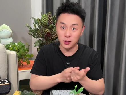 让宝宝动手玩的玩具,一上手就停不下来。尤其是喜欢恐龙的小朋友。六一儿童节赶紧把这个安排上。
#拼装轨道车 #高铁轨道列车玩具 #儿童节礼物 #六一儿童节 #拼装轨道车
