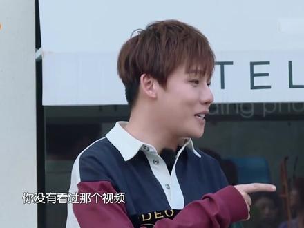 #快乐哆唻咪 刘维组偶遇安天天,看魏璎珞几秒捕捉N个姿势!