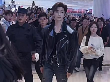 萌脸烧你崛起吧#向世界安利侯明昊 #萌脸烧 #侯明昊