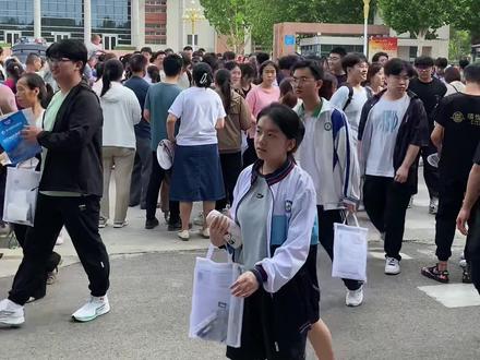 茌平三中高考考场外的陪伴#2024高考 #高考加油