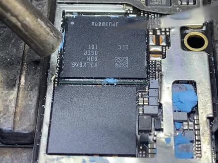 华硕Rog5手机还是用着就关机了,这款采用的也是骁龙888处理器,大家都知道用了这款处理器的手机基本都会有虚焊的问题。#Rog