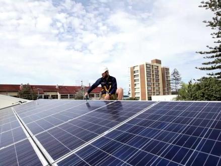 迈为股份,还能上天?钙钛矿争议中,设备股先火了 #科技 #财经 #光伏 #钙钛矿 #涨知识