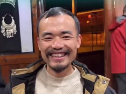 小虎高兴演唱香烟爱上火柴!#荒野求生 #南斗荒野 #好运通道杯 #祈康山 @南斗荒野@祈康山
素材来源:中国湖南·好运通道杯极限荒野求生挑战赛官方”(南斗荒野)