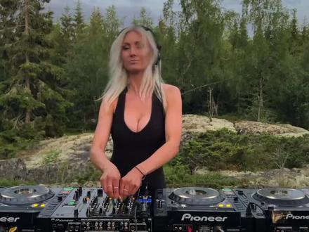 国外美女打碟现场 #女dj #电子音乐 #电音