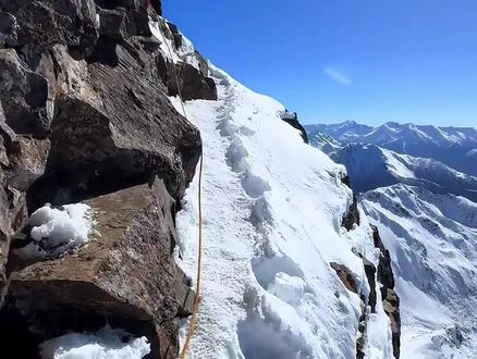 5086M慈坡圣山!2天技术攀登+全装备+无人机自由🔥 想解锁人生第一座技术型雪山?5086M 慈坡圣山闭眼冲!成都 4h 直达,双机位跟拍 + 定制奖牌,藏服 / 土火锅 / 伴山民宿全配齐,新手也能 2 天圆登顶梦~#慈坡圣山 #技术型雪山 #雪山 #人生第一座技术型雪山