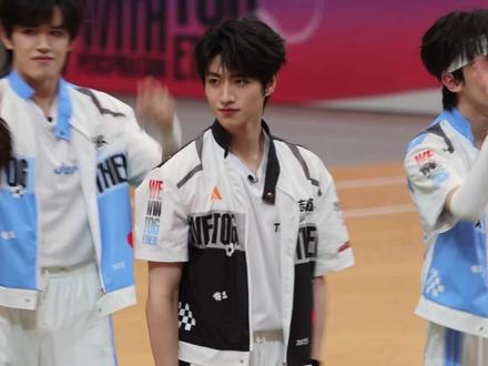 开场舞直拍特别帅#朱志鑫