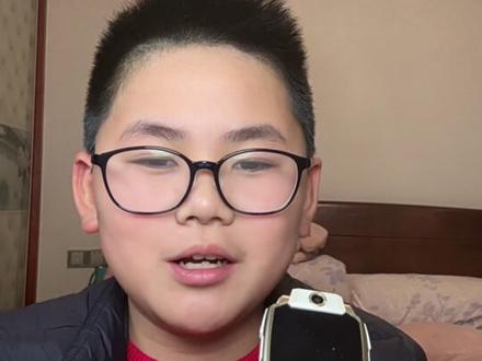 录个开箱视频介绍小天才z11少表版,#用抖音记录人生 #小天才电话手表 #z11少年版