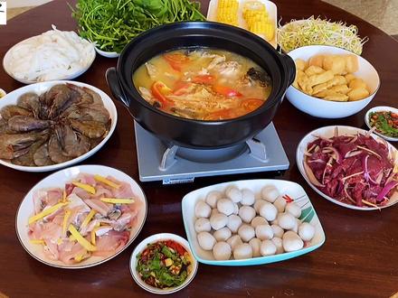 煮一个汤都能喝干净的火锅大餐招待朋友,太鲜了,简单实惠营养美味 #鱼头 #美食趣胃计划 #家常菜 #火锅