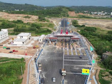 新收费站未开通,老收费站就关闭了!有点不方便