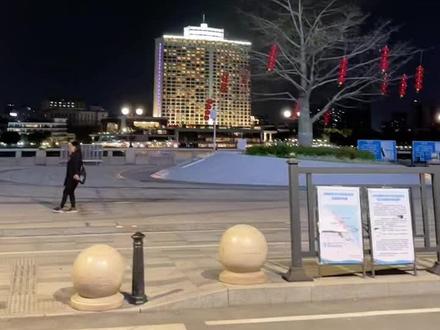 广州烟花秀免费非预约观赏点位,星巴克广州立白中心店直接导航到我视频定位就可以了!这位置一定要抢这里很多人知道肯定一营业就很多人过来,所以说谁来的早位置就是谁的!广州烟花广州烟花汇演!欢迎全中国五湖四海的朋友过来广州看烟花!
#广州烟花 #广州烟花秀 #广州烟花汇演 #白鹅潭烟花 #白鹅潭烟花汇演