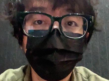 全网都在找的牛肉粒拌饭本尊来了 当然,我是打电话那个被大伙说憨憨的所谓东北大哥啊,不是那两个甜美的前台小姐姐,而且其实我也不是大哥,是小哥,然后是沈阳的也不是网上猜的什么葫芦岛盘锦,那边口音比我搞笑(笑)#牛肉粒拌饭 #本尊 #东北话 #沈阳 #空耳大师