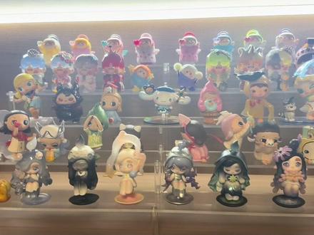 给男人摆他的娃也能累si#泡泡玛特 #yoyo酱 #盲盒柜 #盲盒收纳