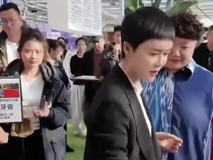 贺娇龙推荐【新疆好物大促】泽拉木夏枣仁派红枣夹核桃仁独立小包装#枣仁派 #新疆枣仁派 #贺娇龙 #新疆特产 #新疆美食