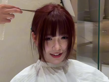 剪了一款田曦薇同款刘海
#法式刘海剪法教程